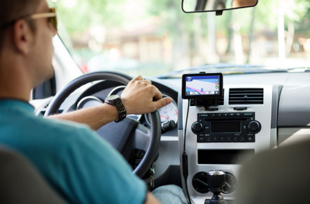 车配宝：选择开车猛一点更易产生积碳，还是温柔一点？（开车慢会伤发动机吗）