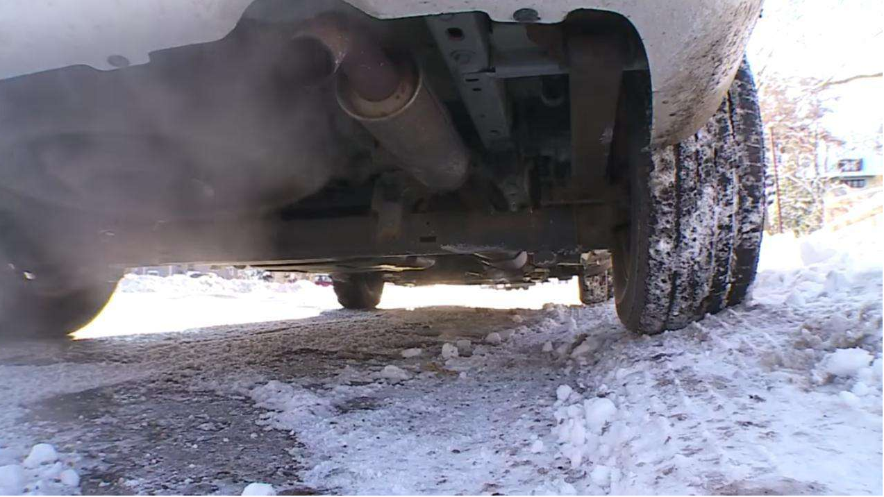 冬天启动车辆，到底需不需要热车？修车工说出答案-冬天启动要热车吗