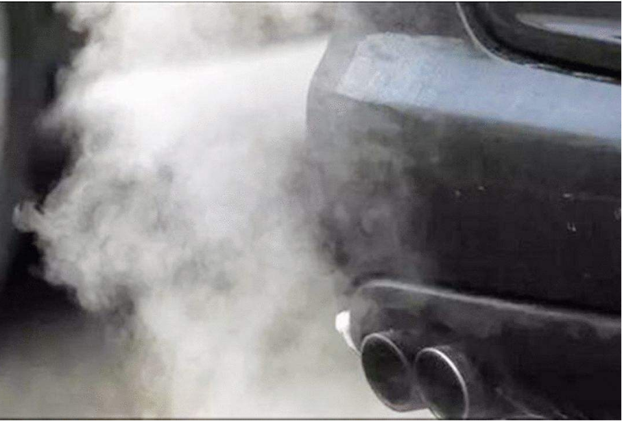 冬天启动车辆，到底需不需要热车？修车工说出答案-冬天启动要热车吗