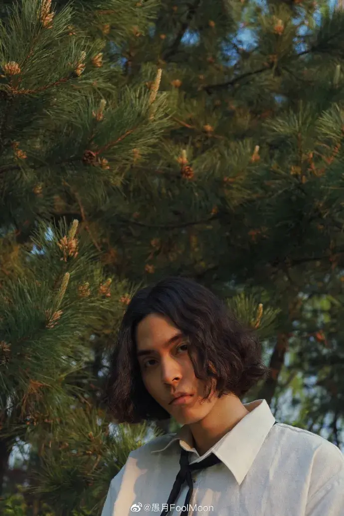 这个差点成为音乐老师的00后，被称为新世代中最浪漫的rapper（00后最强的音乐人排名）