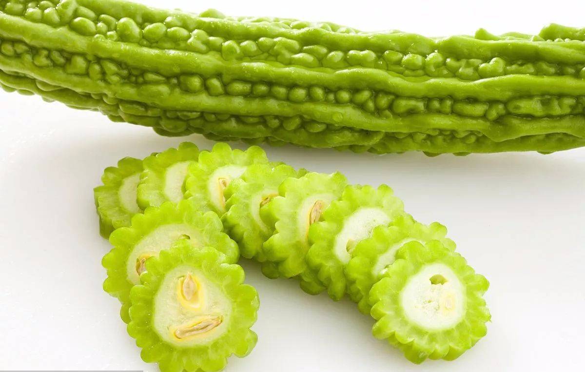 苦瓜虽苦，可别小瞧它的营养价值和功效（苦瓜的营养和作用）