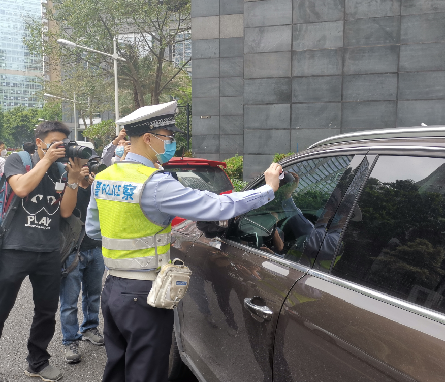 新车“6年免检”有新规，很多人已吃过亏！交警：搞错就罚款扣分-新车6年免检,怎么领取两年一换的年检标志