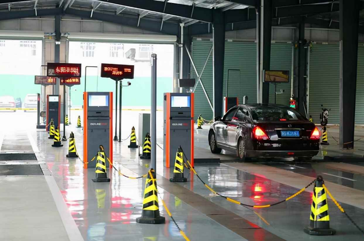 2023私家车免检新规，所有车都能“6年免检”？交警：这3类车不行-私家车免检范围扩大