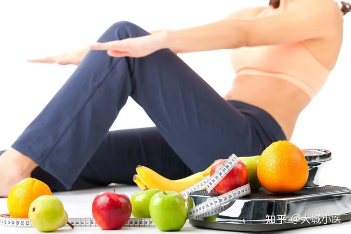 20岁女孩在减肥营中猝死，体重多少才算胖？外貌焦虑请适可而止-20岁女生减肥猝死