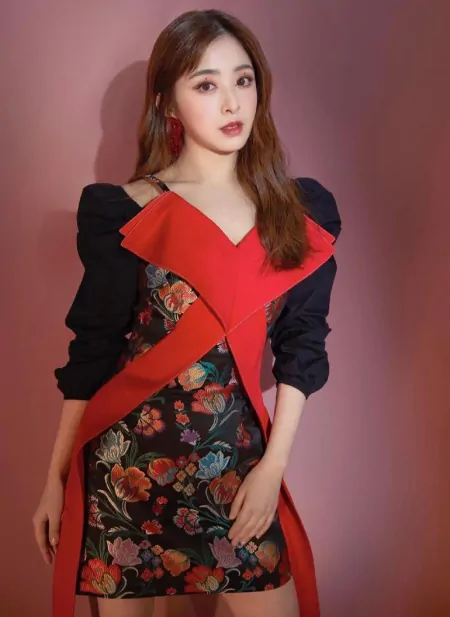 33岁张含韵颜值崩塌，体重失控“胖”到满脸是肉，差点没有认出来-张含韵身材变好