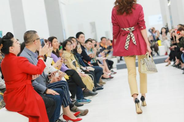 梵思诺2018秋冬系列大秀：再现梵高的印象派世界（梵思诺官网）