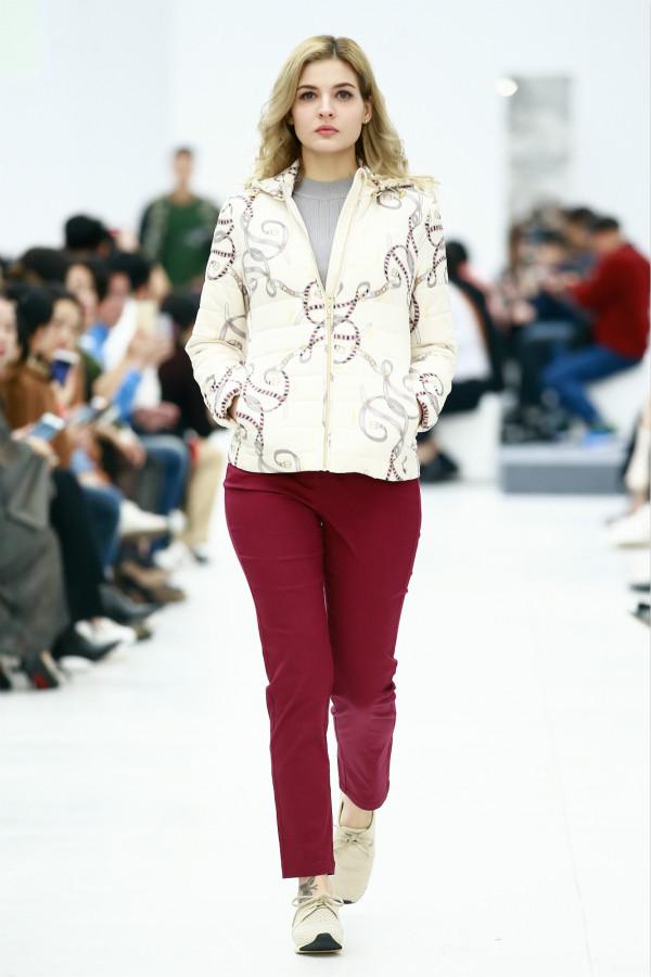 梵思诺2018秋冬系列大秀：再现梵高的印象派世界（梵思诺官网）