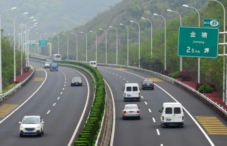 百度和高德地图哪个更加精准？老司机：走出市区，差距不是一点点-百度地图和高德地图哪个更精确