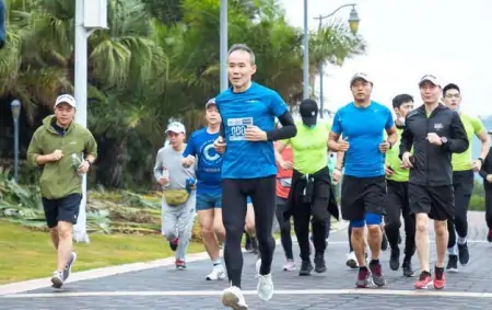 导航是如何知道红灯要变绿的？看似高大上的科技，其实原理很简单-车载导航怎么看红绿灯