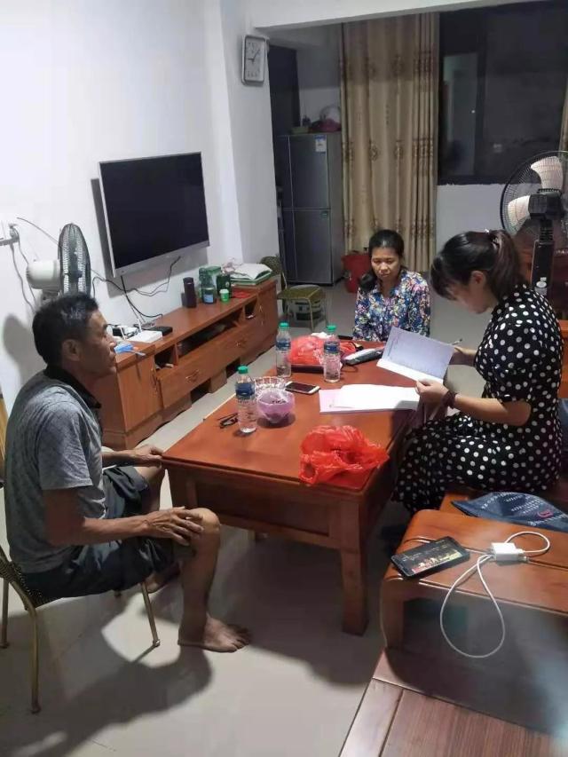 初心在这篇作文里！我的妈妈是第一书记！-妈妈是孩子的第一任老师作文