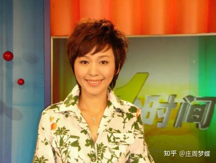 “最美国脸”的主持人欧阳夏丹，在她事业大红大紫时，却一夜消失-央视主持人欧阳夏丹现在干什么呢?