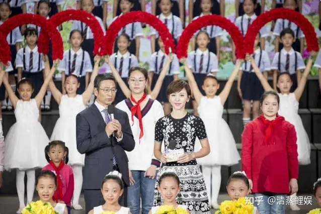 央视台面欧阳夏丹：消失一年惹争议，真相令人泪目，44岁依旧单身-央视欧阳夏丹简介