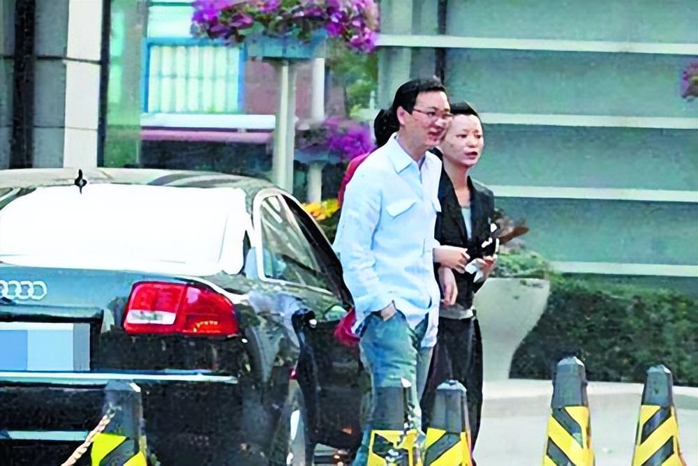 央视主持名单变动大！海霞等老面孔被删除，数位90后美女主持吸睛-央视主持人介绍