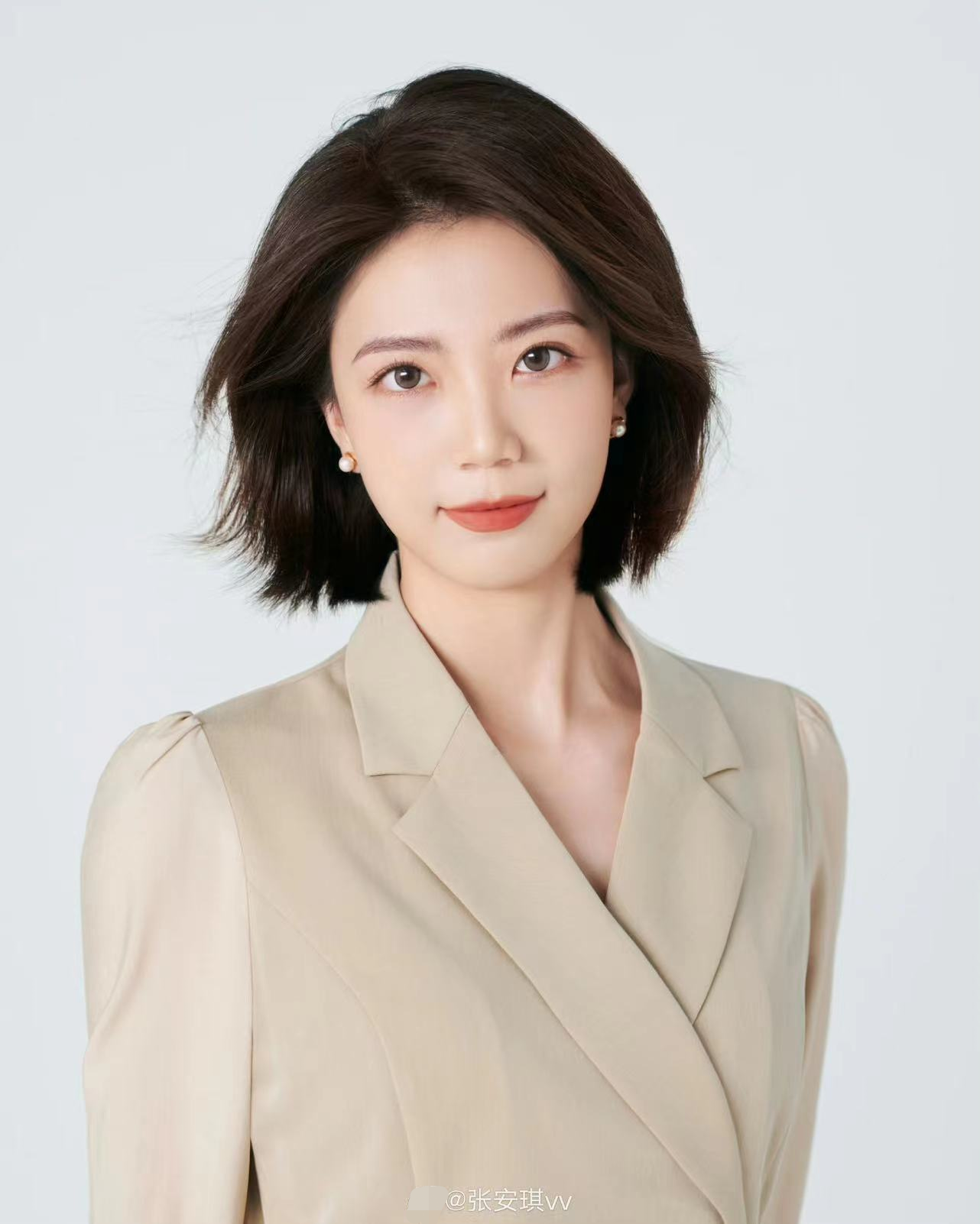 央视主持名单变动大！海霞等老面孔被删除，数位90后美女主持吸睛-央视主持人介绍