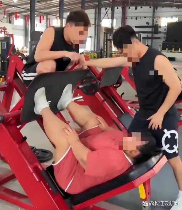 60天暴瘦57斤，体重312斤的翠花，参加减肥营后突然离世，年仅21岁！（一分钟了解翠花的故事）