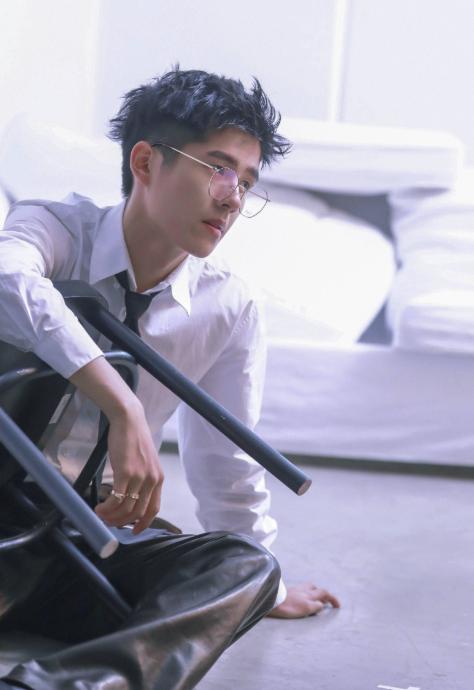 刘昊然，一个月减肥20斤，减肥方法超简单：1吃2不吃1坚持（刘昊然谈减肥）