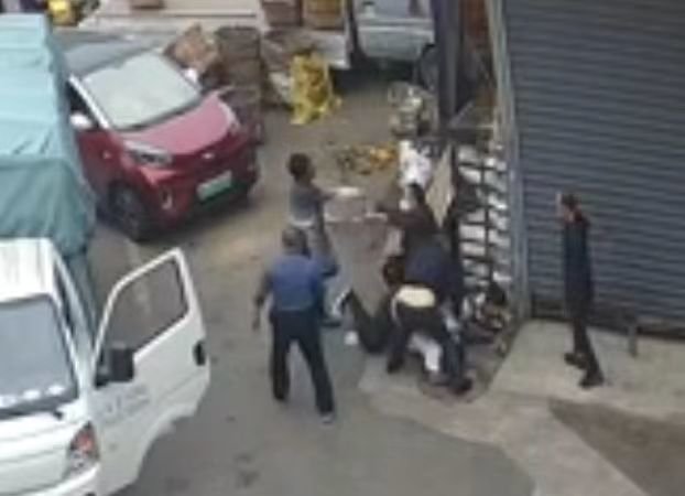 四川宜宾父子俩被群殴还手遭拘，起诉警方“互殴”认定错误要求撤销处罚-宜宾打架斗殴