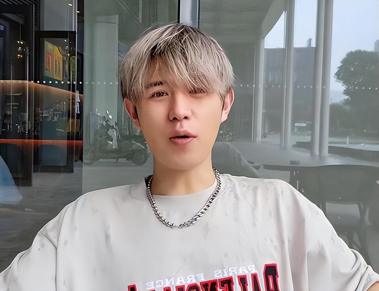 虎牙户外一哥童锦程紧急停播，被传“停播一个月”暂避风头？（虎牙童锦程多高）