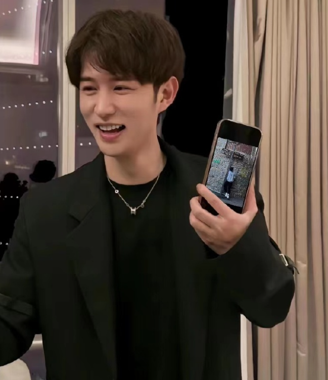 深情祖师爷童锦程又有新进展！将接拍3个广告，或成超级网络红人（童锦程有钱吗）