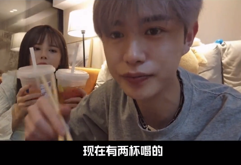 “渣男祖师爷”童锦程：全网最会交朋友的网红，邀请30位美女过节（童锦程资料 个人资料）