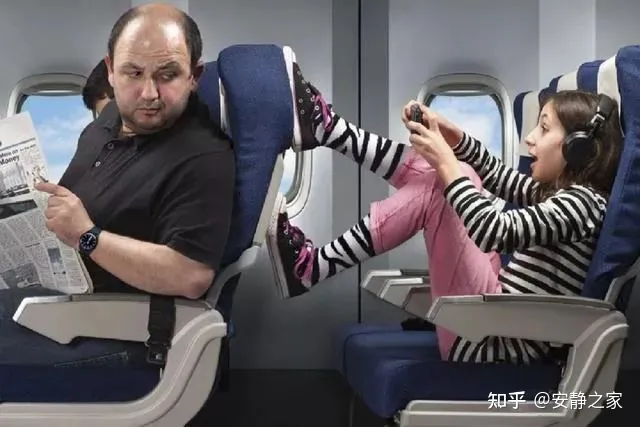 孩子高铁上吵闹，乘客提醒反被家长暴怼！-高铁上小孩子吵怎么办