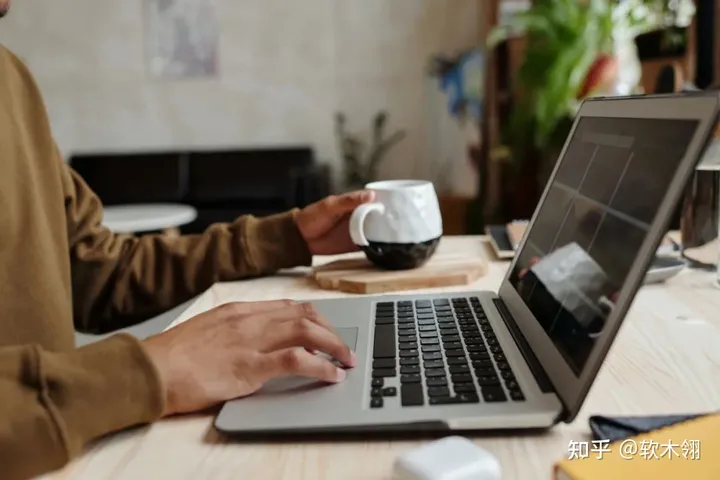 孩子高铁上吵闹不止 乘客提醒被家长怼：你这辈子别生孩子了-高铁上小孩太吵了怎么办