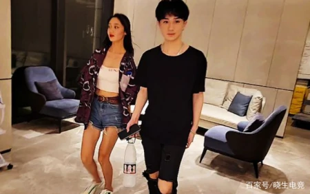 越播越火，网恋祖师爷童锦程两个月粉丝破百万，直播户外人气爆炸（童锦程帅）