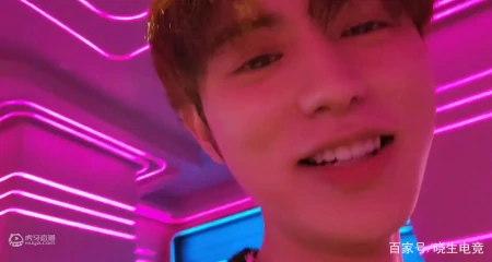 越播越火，网恋祖师爷童锦程两个月粉丝破百万，直播户外人气爆炸（童锦程帅）