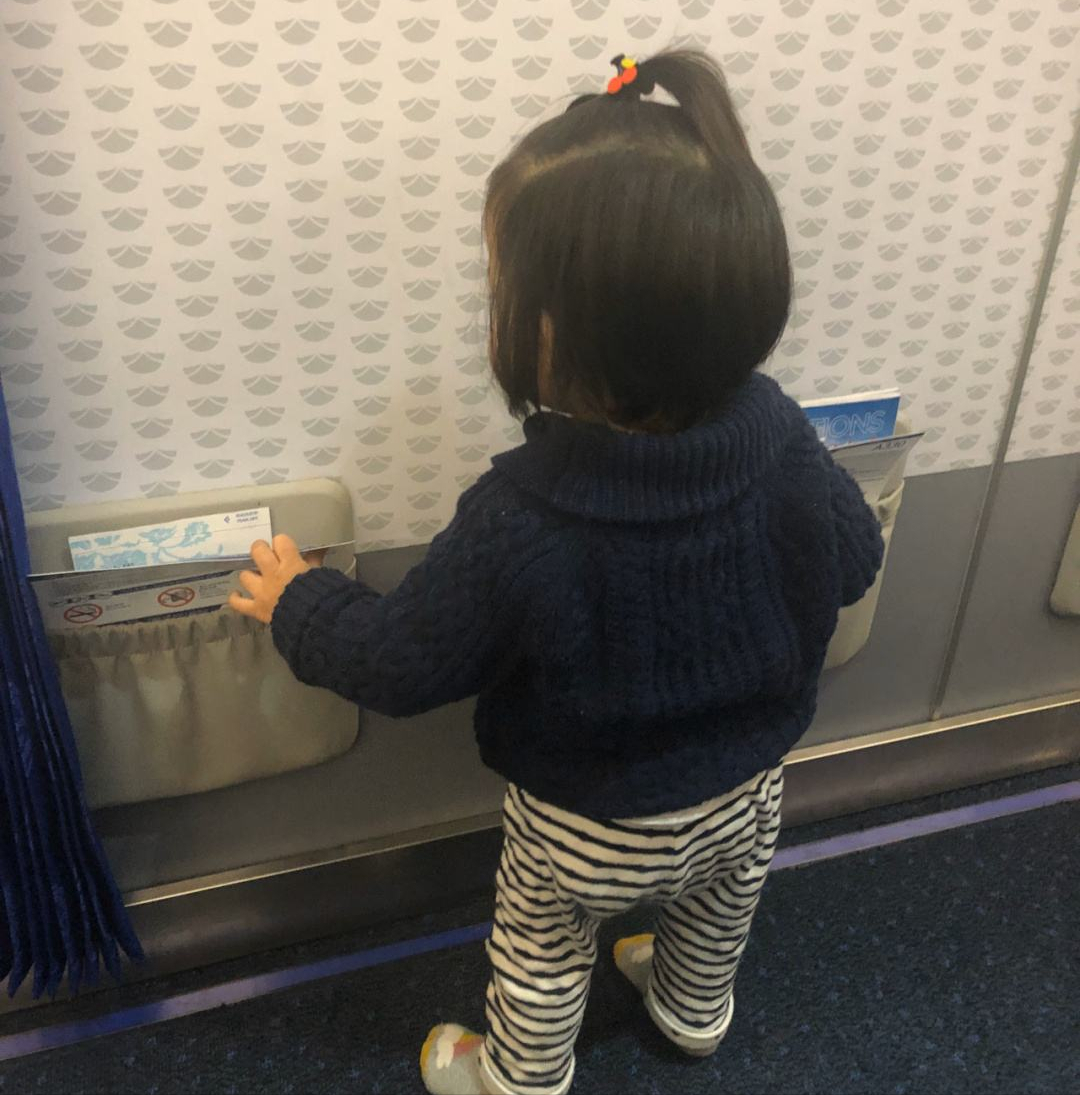 婴儿高铁上哭闹，女子与宝妈对骂：带个娃不得了？年轻人戾气真大-婴儿机票怎么和大人一起购买