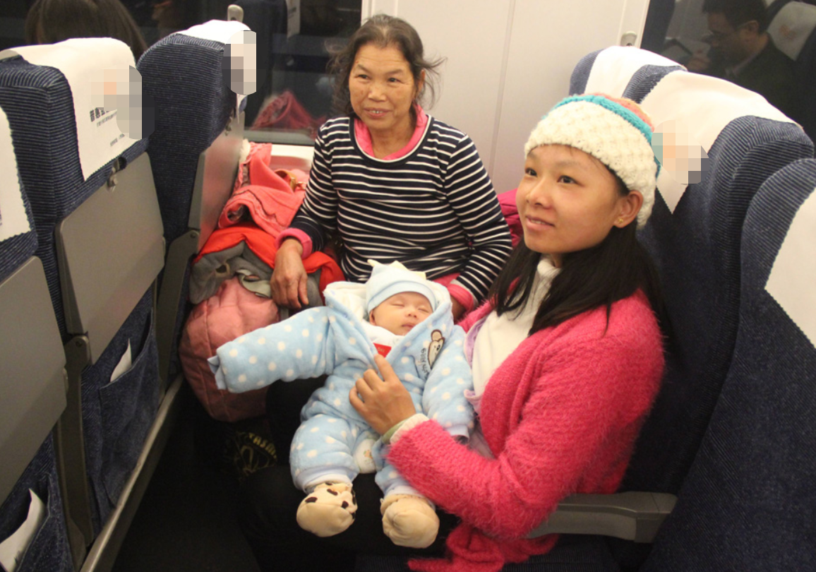 婴儿哭闹女子和宝妈对骂，见识过才知道现在一些女孩子的冷漠矫情-婴儿哭闹妈妈吼叫怎么办