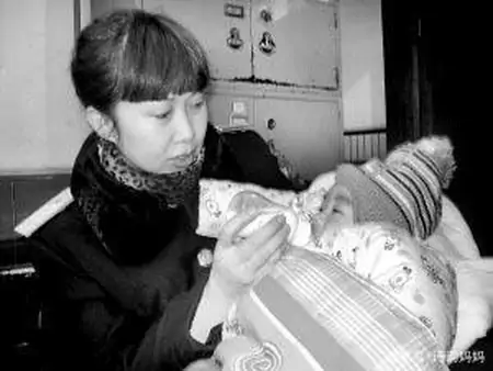 宝宝身体出现这3个特征，说明被“喂养过度”了，宝妈要及时止损-婴儿过度喂养是什么意思