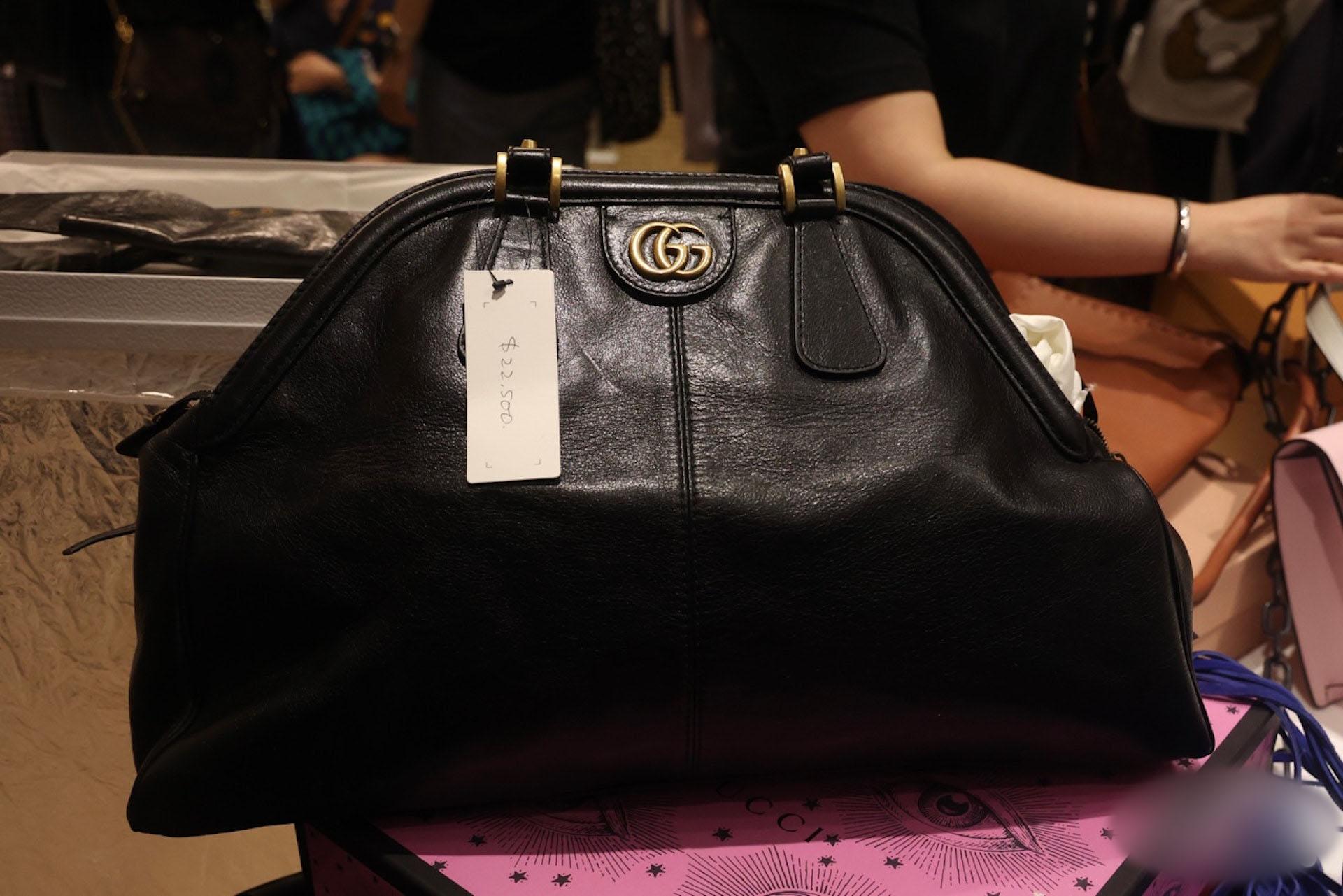 陈慧琳8000件二手物品遭哄抢，早上六点开始排队，一开仓就被抢空-陈慧琳 ask