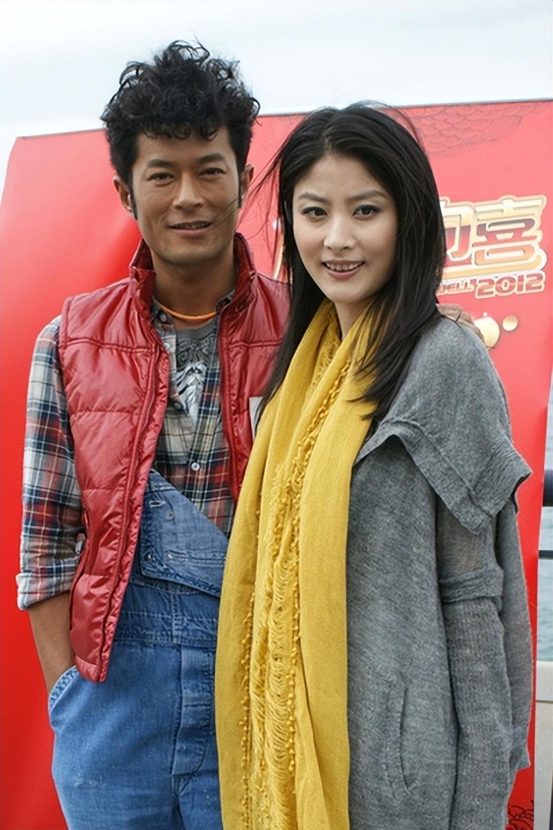 陈慧琳8000件二手物品遭哄抢，早上六点开始排队，一开仓就被抢空-陈慧琳 ask