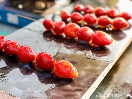 传统小吃“冰糖葫芦”，最开始就是一种美食吗？蚂蚁庄园今日答案（冰糖葫芦最早用的是什么糖）