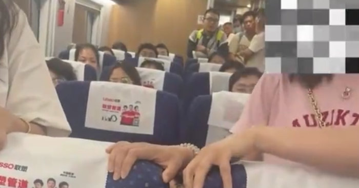 女子被掌掴还手被认定“互殴”引热议：被打还不能还手了？-被揍还手算正当防卫吗判几年