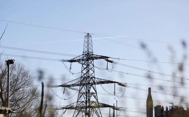 法国1度电7.73元，英国家庭能源账单明年或达到每月4000多元，欧洲能源危机持续恶化（法国用电标准）