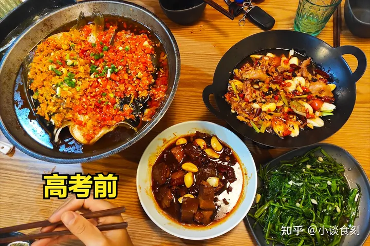 高考结束，小伙晒吃的饭菜走红，看完剩菜，网友：“同款”亲妈-高考后的饭局