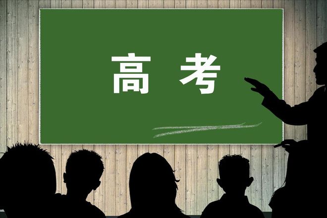 江西小伙晒高考前后伙食差距，果然是亲妈，网友：没对比就没伤害-高考前后饭菜对比分析