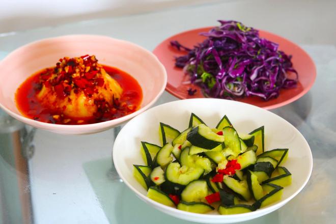 江西小伙晒高考前后伙食差距，果然是亲妈，网友：没对比就没伤害-高考前后饭菜对比分析