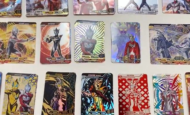 售价1元~1000元，奥特曼卡牌让小学生疯狂着迷，你怎么看？（奥特曼卡片视频卡歌）