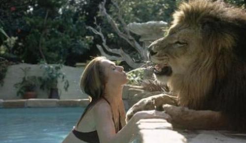 人类真的没有天敌吗？对它的恐惧已刻在基因中，近百年吃掉37万人（除了人类没有天敌的动物）