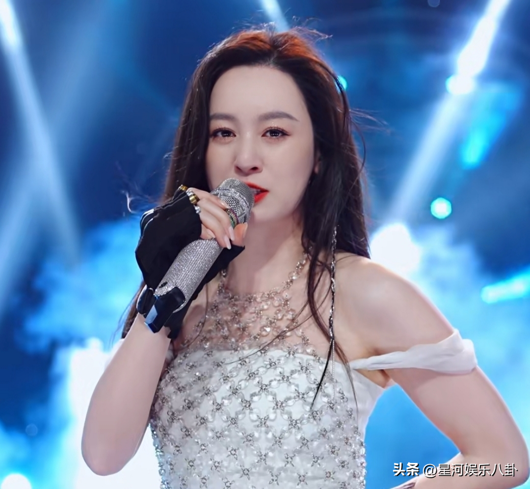 40岁唐艺被11土豪求婚，有身家百亿，有花心男，最小00后，都很拼（唐艺38岁）