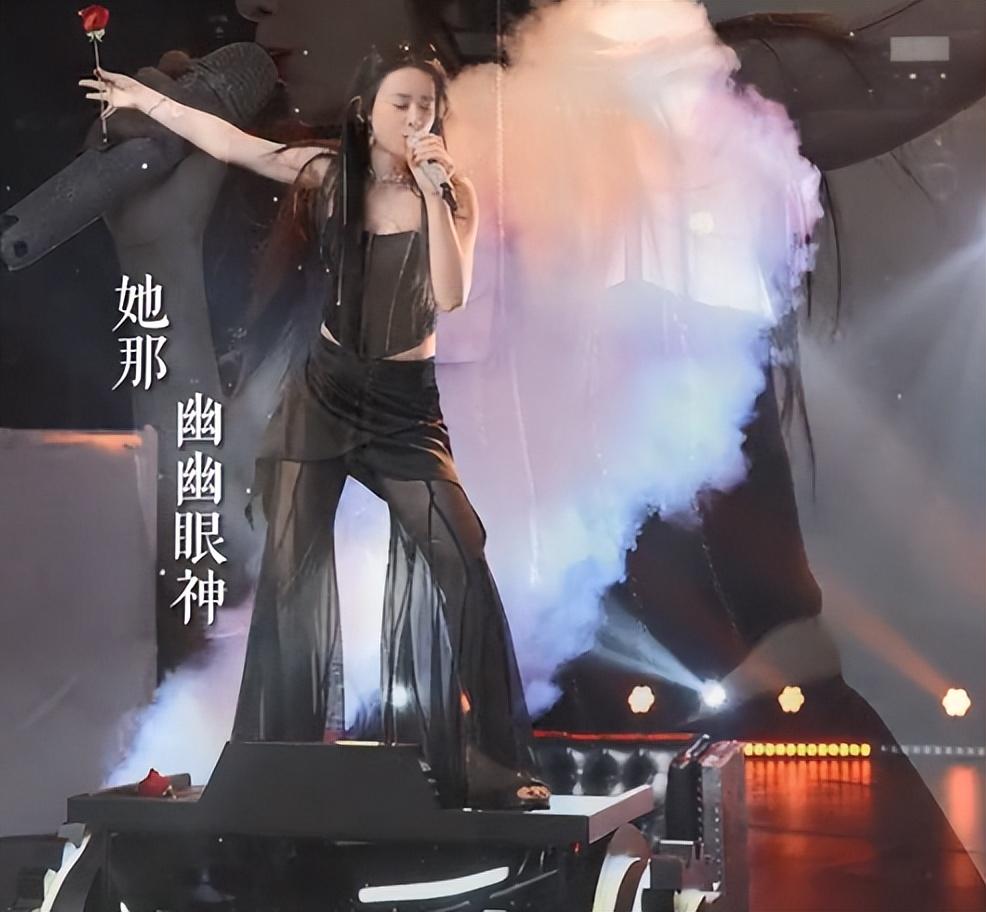 网红一姐唐艺开演唱会，花1200万邀大衣哥现场助阵，称其亚洲巨星（网红唐艺唱的歌曲）