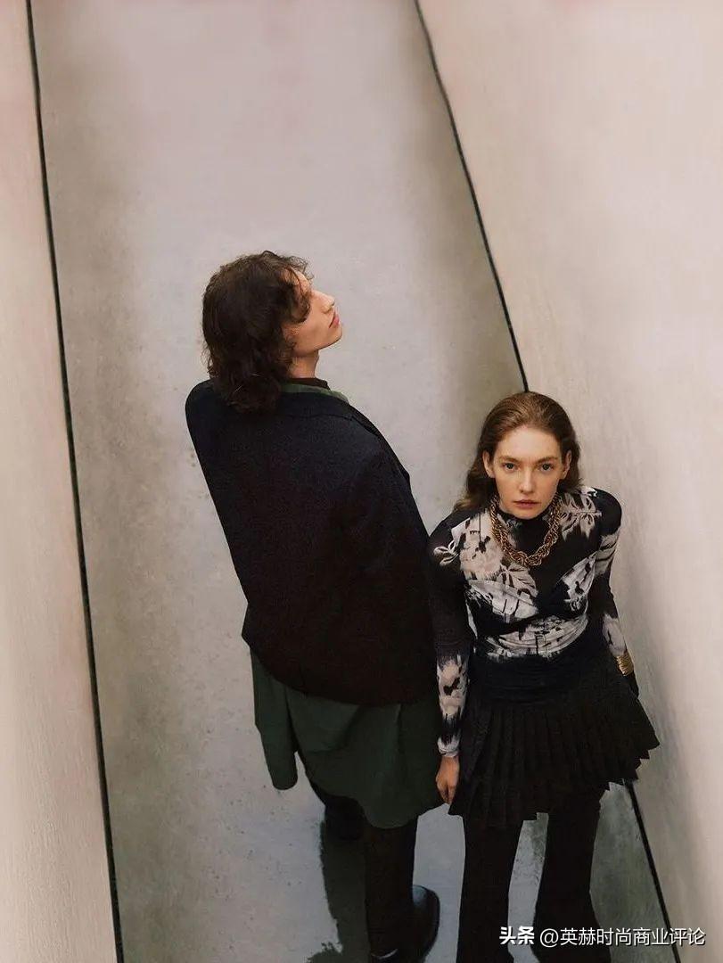 一年开出43家门店，UR成功逆袭优衣库（ur有多少门店）