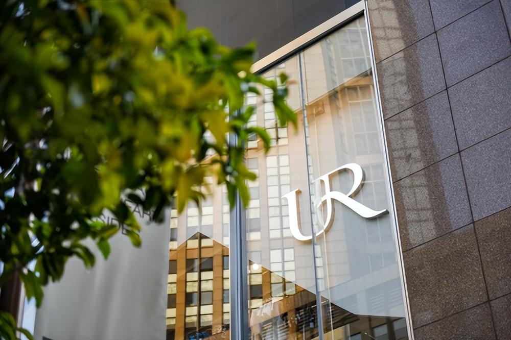 从默默无闻到全球开店，UR（URBAN REVIVO）见证中国时尚业发展（ur品牌介绍创始人信息）