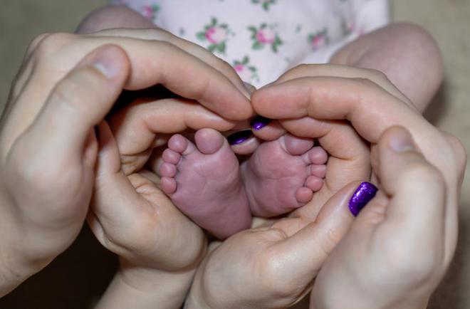 武汉夫妻诞下“镜面宝宝”，肝脏位置全部相反，网友：小说主角-武汉夫妻诞下"镜面宝宝"