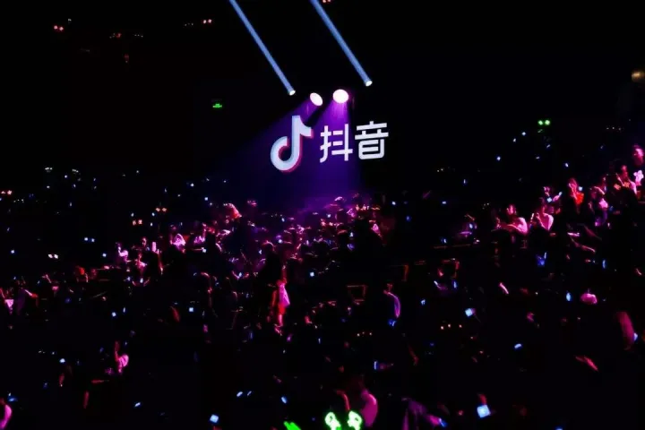 抖音十大神曲（抖音十大神曲100首歌单图片）