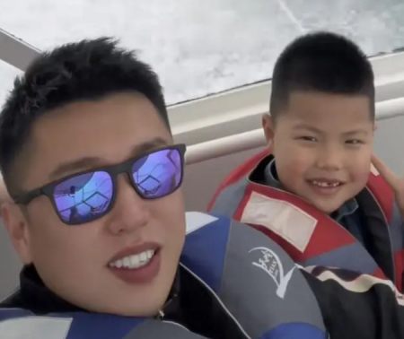 赛车手张雷车祸去世，车身受损严重，身价过亿留下两个儿子-张雷为什么退出