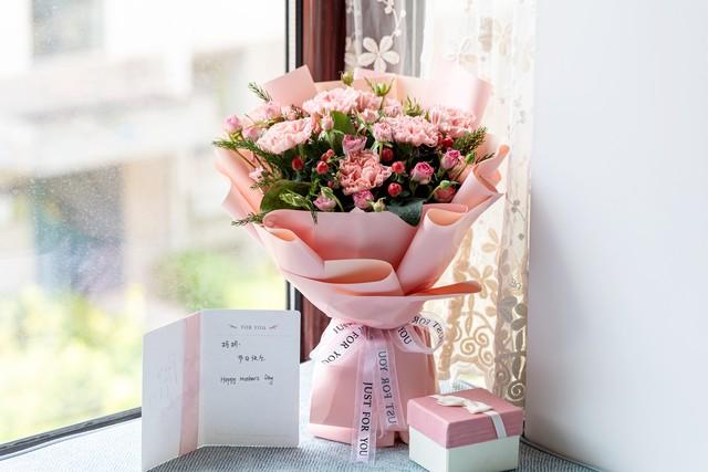 明日母亲节，不论多忙，4件大事别忘了做，感恩父母，妈妈更开心-明天是母亲节应该吃什么