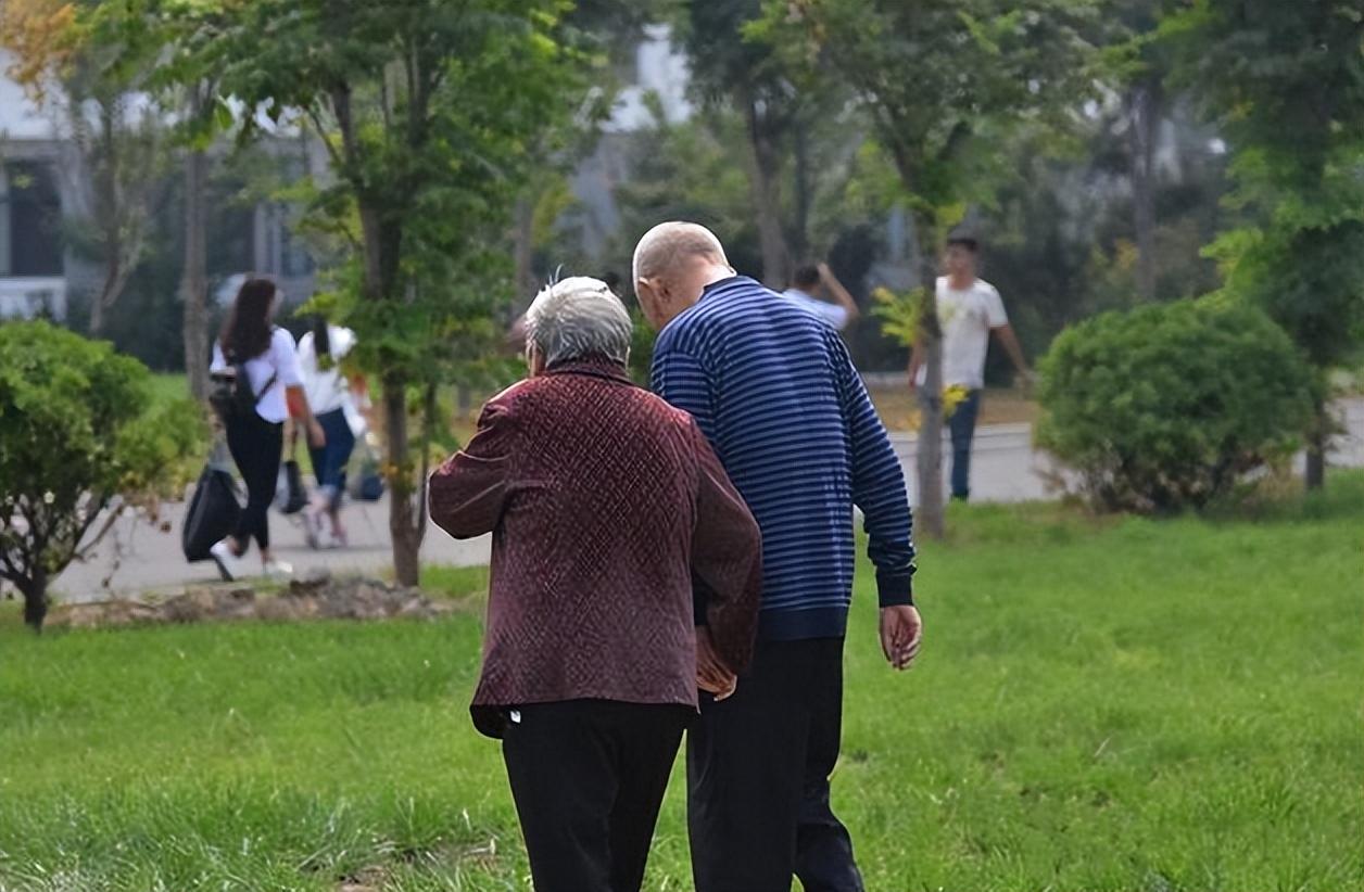 母亲节：人到中年才明白，真正“命苦”的人是母亲-苦命的父亲戏曲